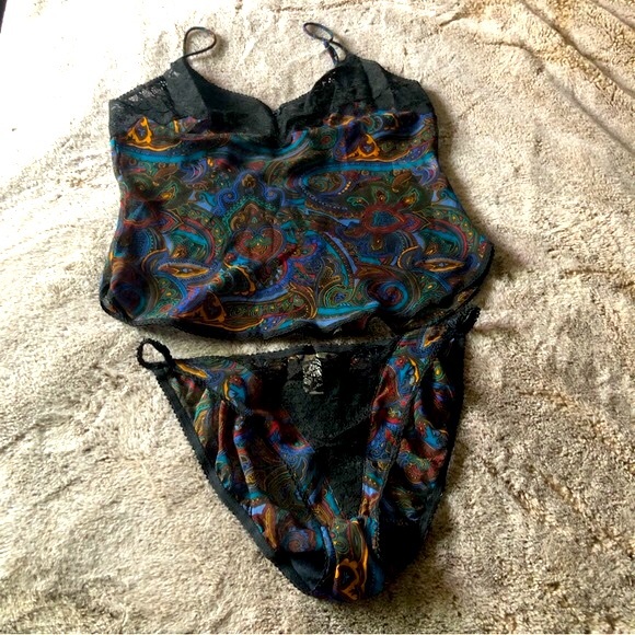 Oscar de la Renta Teddy/Lingerie Set - Picture 12 of 16